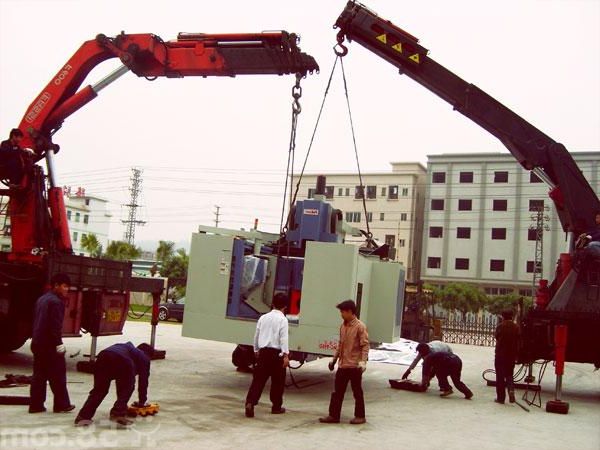 產品名稱:義烏市搬廠服務
產品型號:義烏搬廠,義烏搬家搬廠
產品規格:有多臺搬遷自卸吊、進口塔吊、叉車等重型吊裝、移位設備;其搬遷隊,拆裝工人,吊裝師傅,清潔員工都是經過專業化訓練,持證上崗的與公司簽有正式勞動合同的優秀的有責任心的職員。能細致、熟練的掌握各自的專長,以過硬的技術、優質的服務、滿意的質量、實惠的價格來回報各位新老客;如搬運鋼琴、精密儀器、大冰箱等;以及物件的打包、裝車、家私的擺放等等.搬廠服務范圍:義烏工廠整體搬遷,物料配送,大型設備吊裝移位,超大物件吊裝運輸.